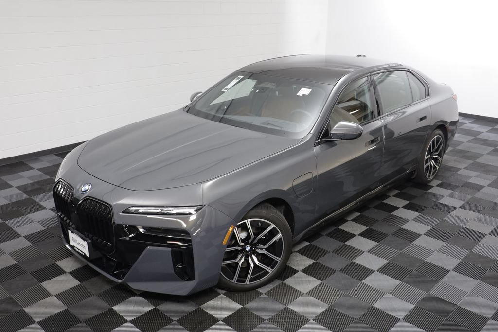 Used 2026 BMW 750e xDrive w/ Executive Package AWD/4WD image 2