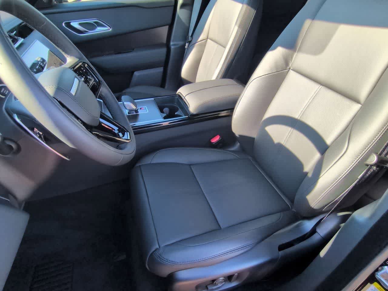 New 2026 Land Rover Range Rover Velar Dynamic SE AWD/4WD image 16