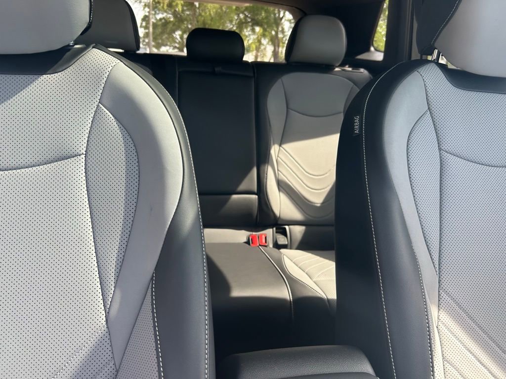 Certified 2025 Volkswagen Tiguan SE R-Line AWD/4WD image 41
