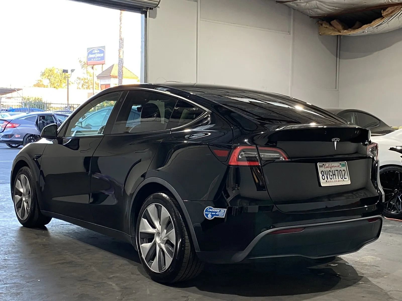 Used 2021 Tesla Model Y 2WD image 2