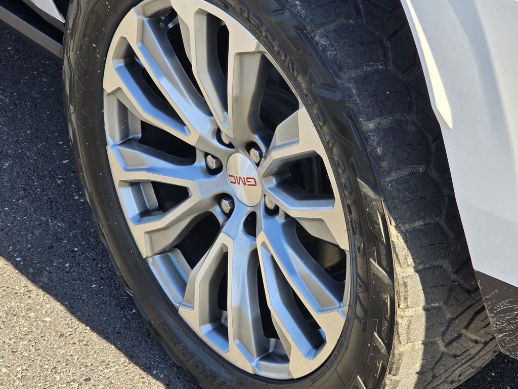 Used 2021 GMC Yukon XL Denali w/ Denali Premium Package image 10