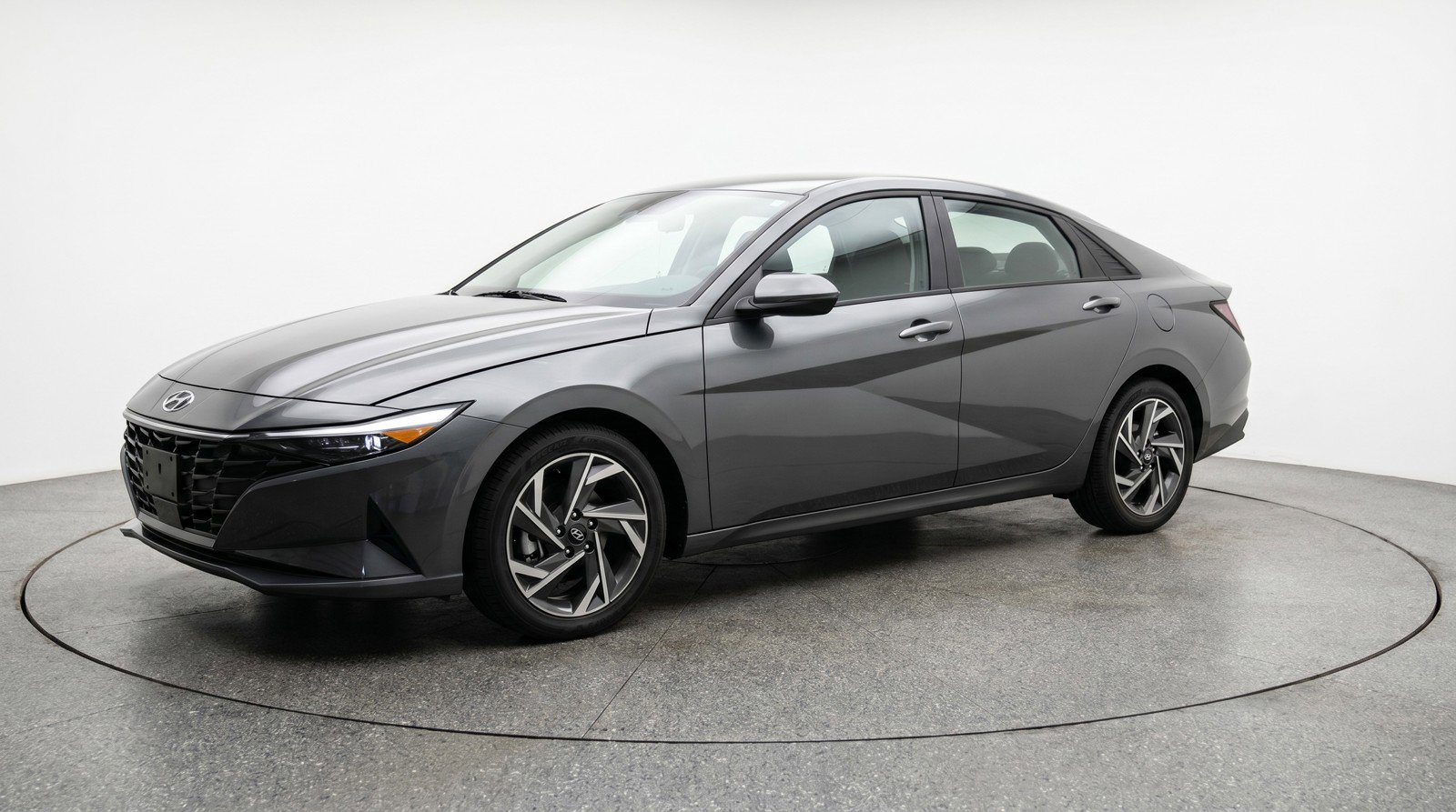 Used 2025 Hyundai Elantra SEL FWD image 3