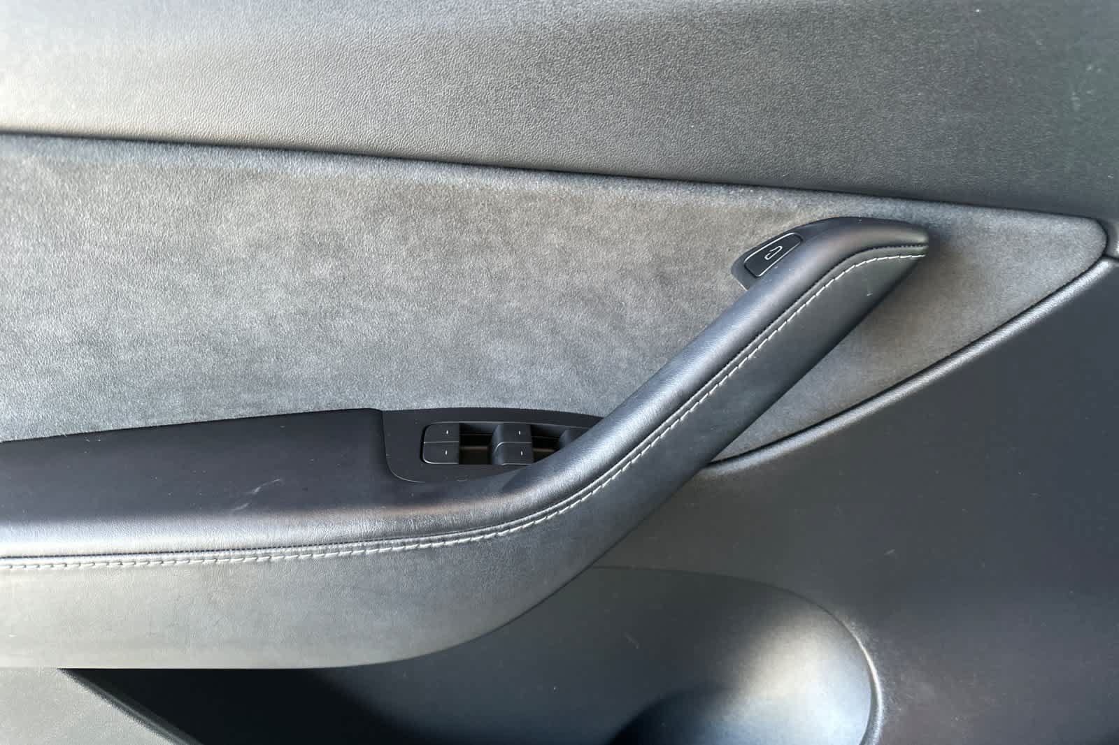 Used 2021 Tesla Model Y Long Range AWD/4WD image 12