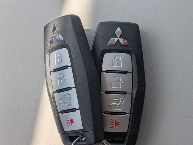 Used 2025 Mitsubishi Outlander SEL image 36