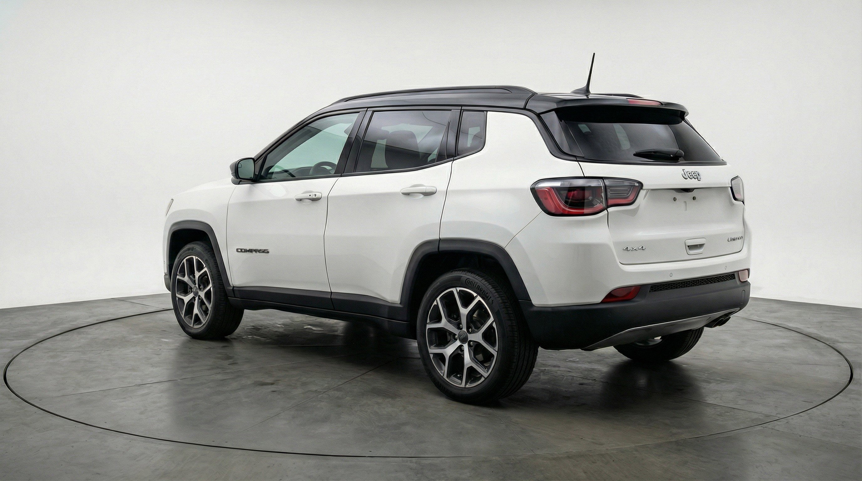 Used 2025 Jeep Compass Limited image 6