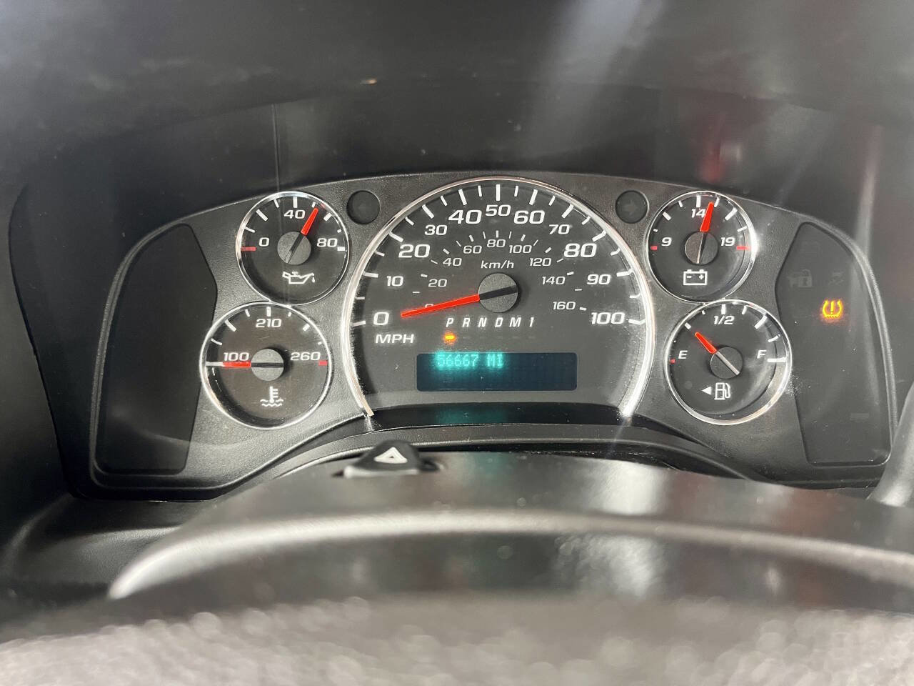 Used 2016 Chevrolet Express 2500 image 9