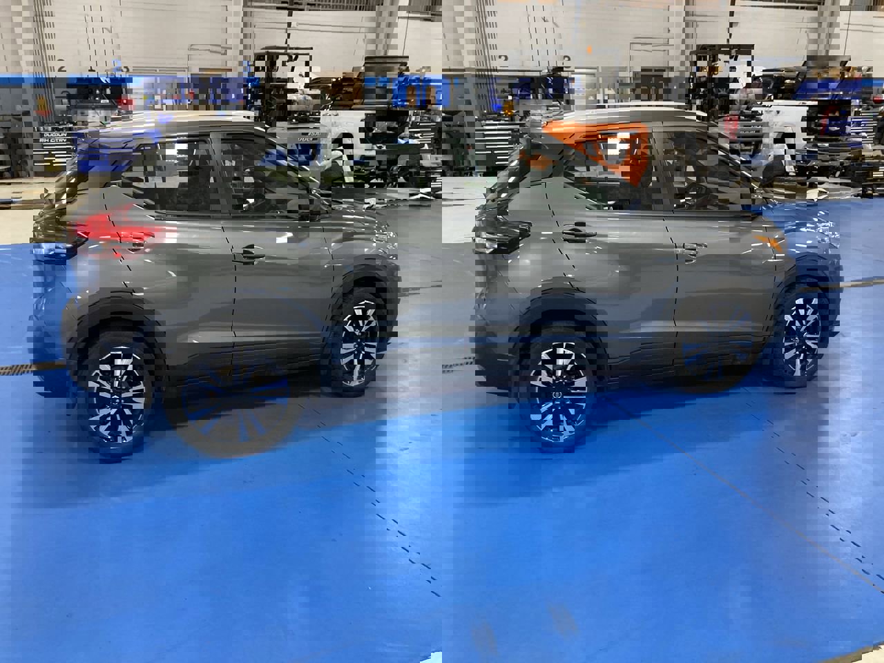 Used 2020 Nissan Kicks SV FWD image 8