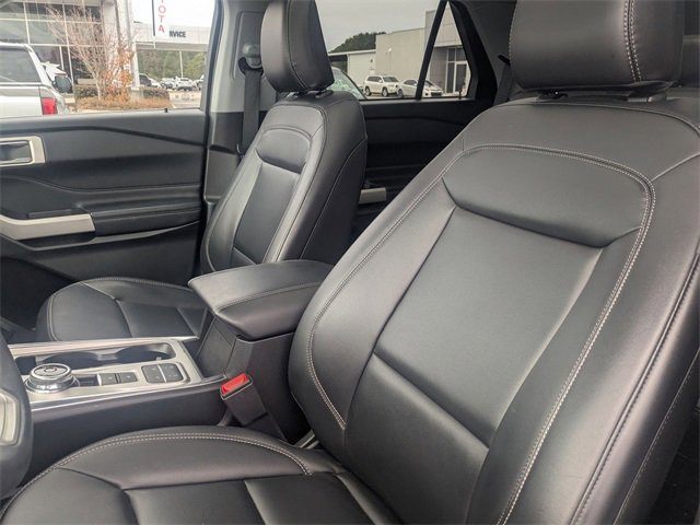 Used 2024 Ford Explorer XLT w/ Equipment Group 202A image 14