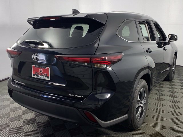 Used 2026 Toyota Highlander XLE AWD/4WD image 8
