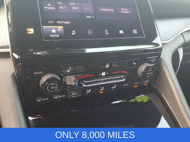 Used 2025 Jeep Grand Cherokee Altitude AWD/4WD image 16