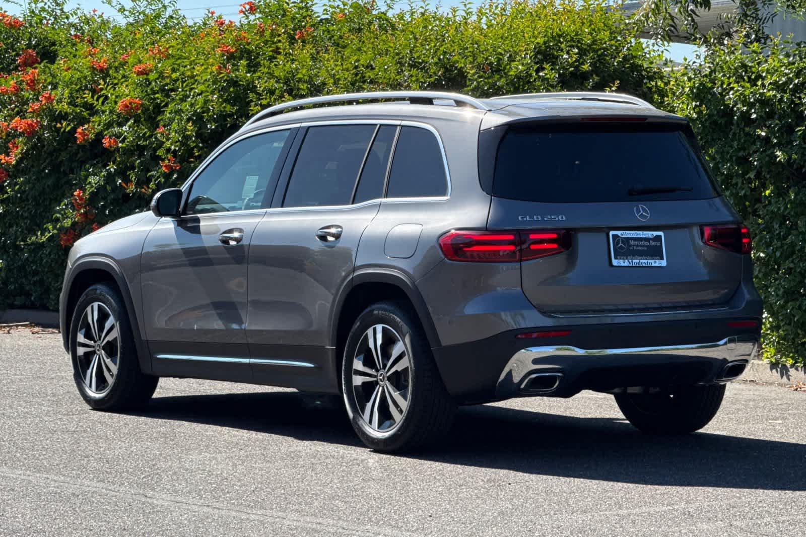 New 2026 Mercedes-Benz GLB 250 image 5
