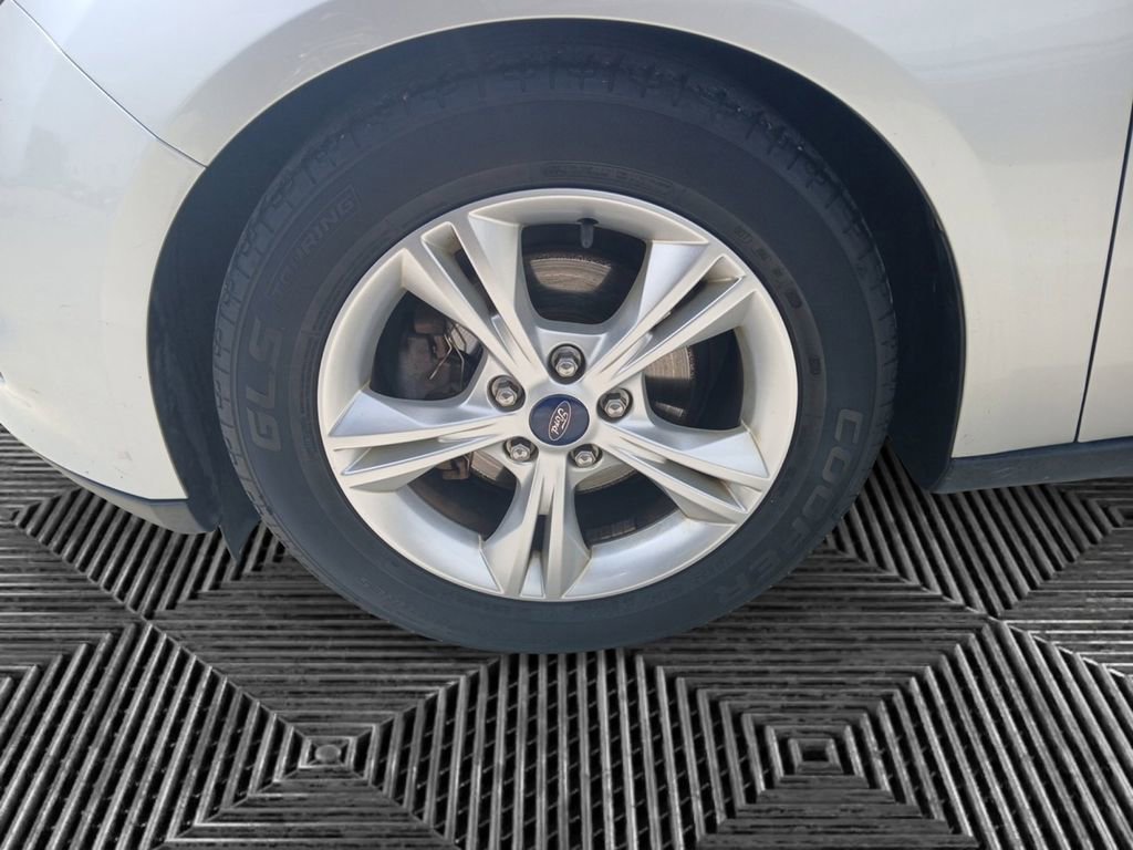 Used 2014 Ford Focus SE FWD image 5