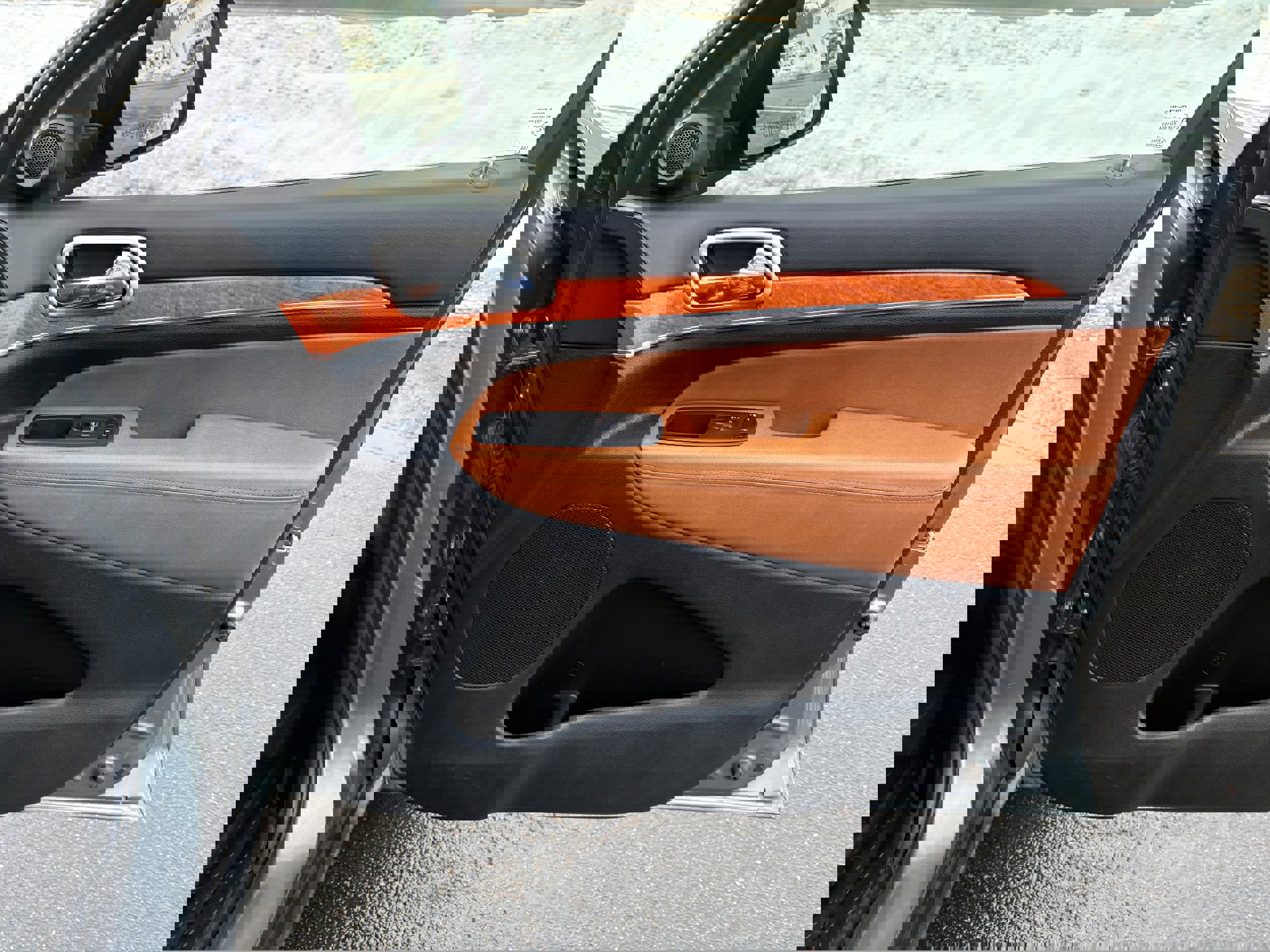 Used 2012 Jeep Grand Cherokee Overland image 30