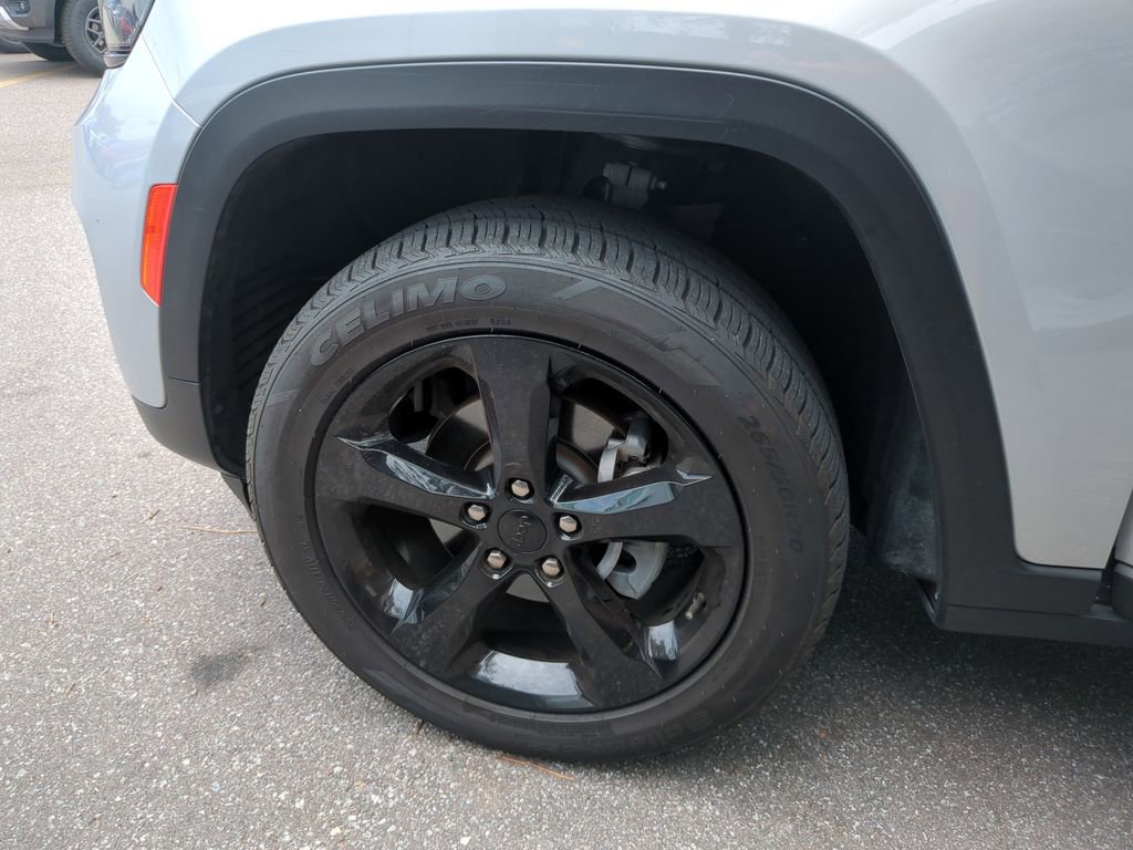Used 2023 Jeep Grand Cherokee Altitude AWD/4WD image 34