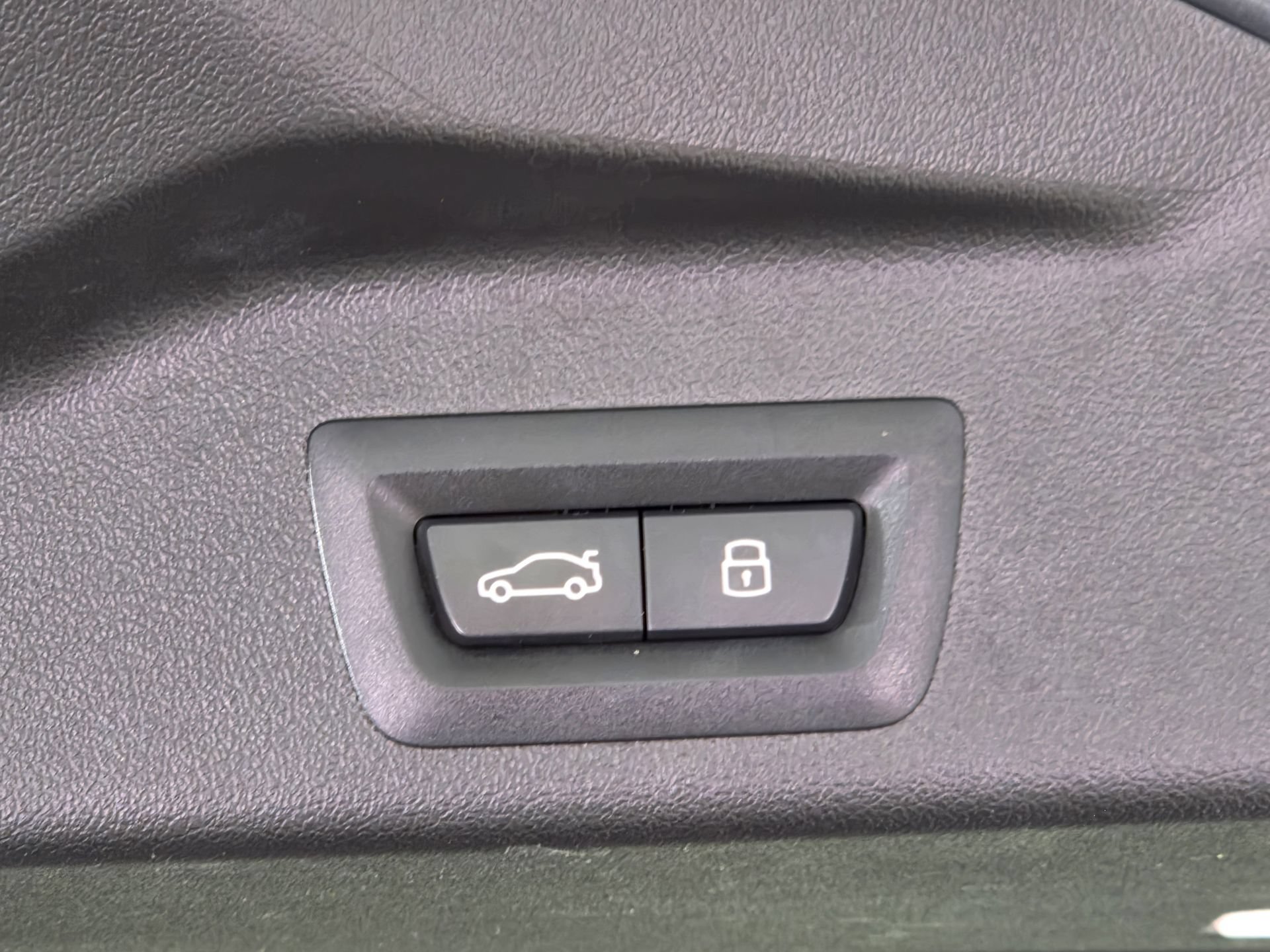 Used 2025 BMW X5 xDrive50e w/ M Sport Package AWD/4WD image 45