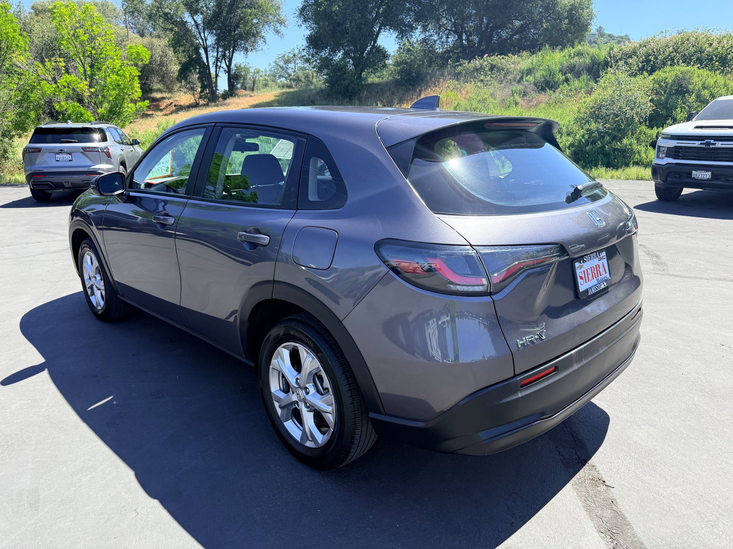 Used 2025 Honda HR-V LX image 8