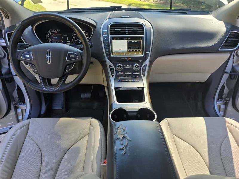 Used 2017 Lincoln MKX Reserve w/ Lincoln MKX Climate Package image 9