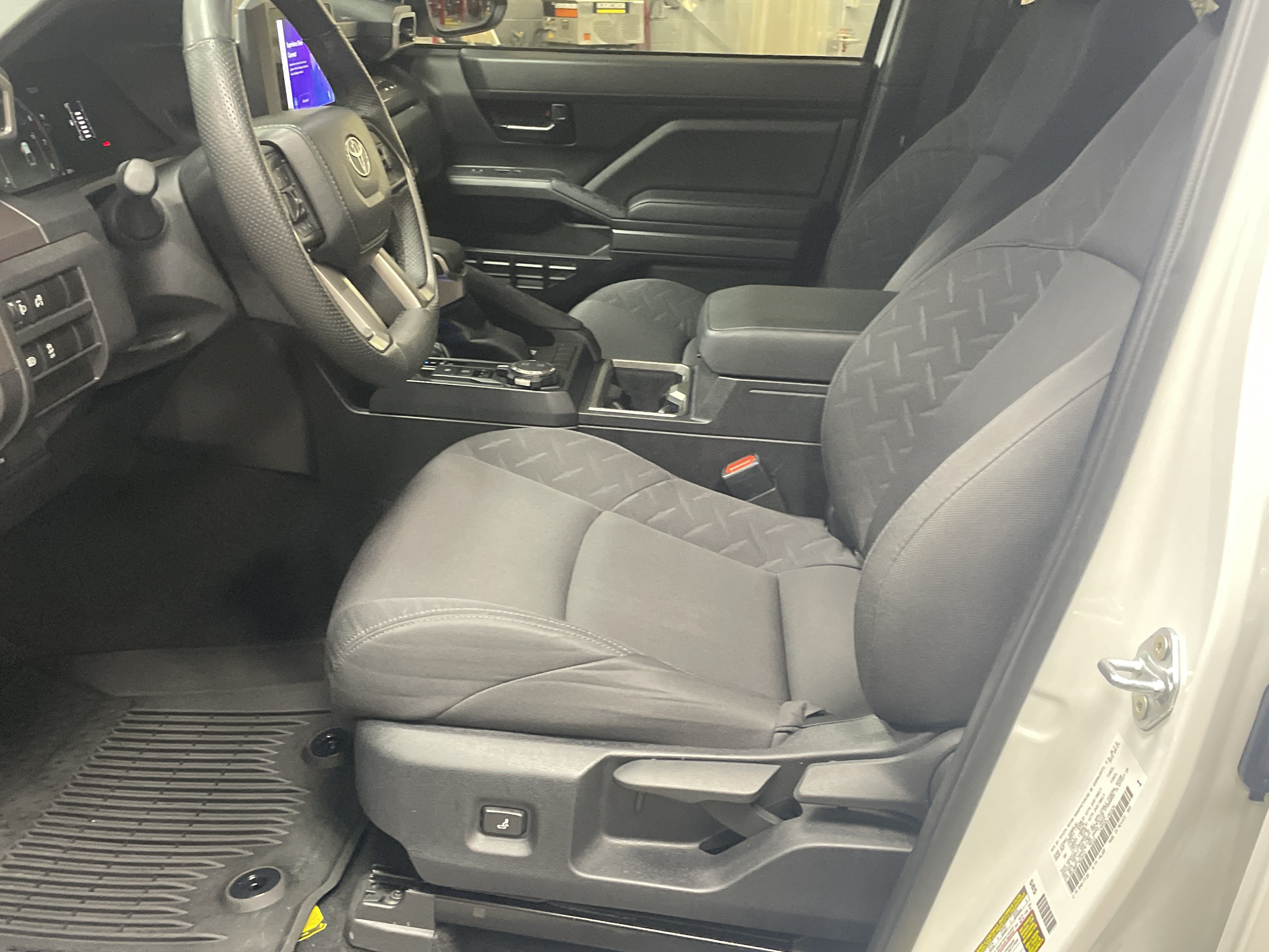 Certified 2024 Toyota Tacoma SR5 AWD/4WD image 16