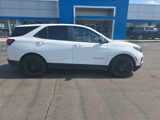 Used 2024 Chevrolet Equinox LS w/ LS Convenience Package AWD/4WD image 4