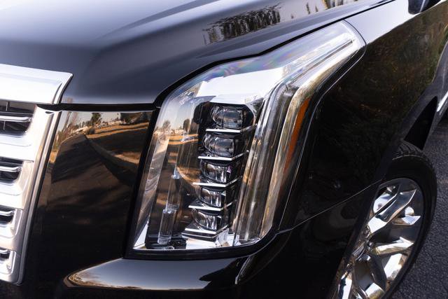 Used 2020 Cadillac Escalade Platinum image 35