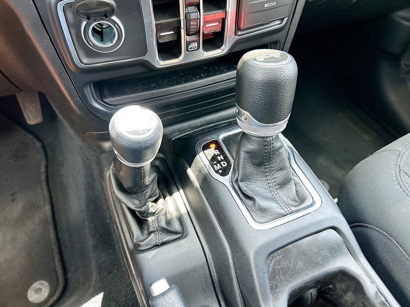 Used 2022 Jeep Wrangler Unlimited Sport AWD/4WD image 26
