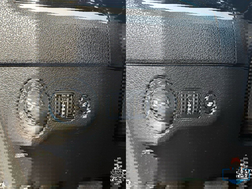 Certified 2023 Chrysler 300 Touring w/ Sport Appearance Package image 13