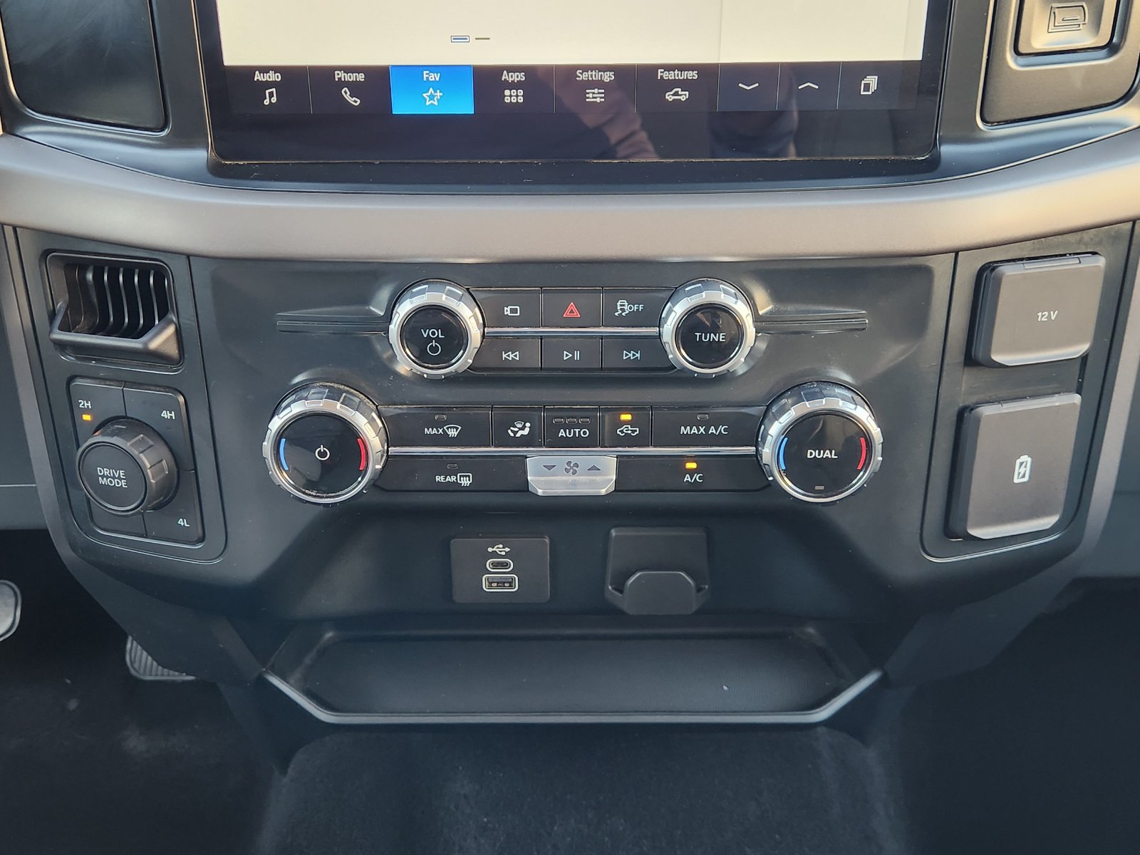Used 2025 Ford F150 XLT w/ Equipment Group 301A Standard AWD/4WD image 23
