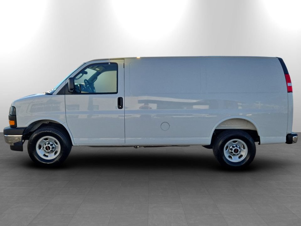 New 2026 GMC Savana 3500 w/ Driver Convenience Package RWD image 10