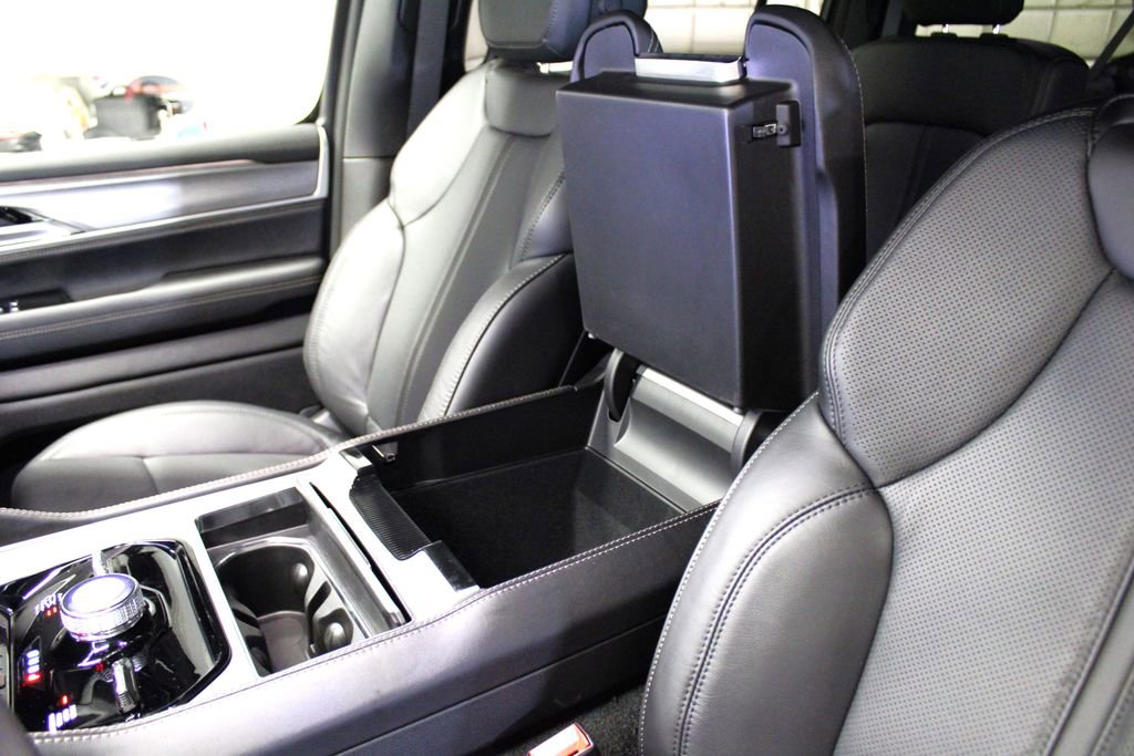 New 2025 Jeep Wagoneer L Series II image 24