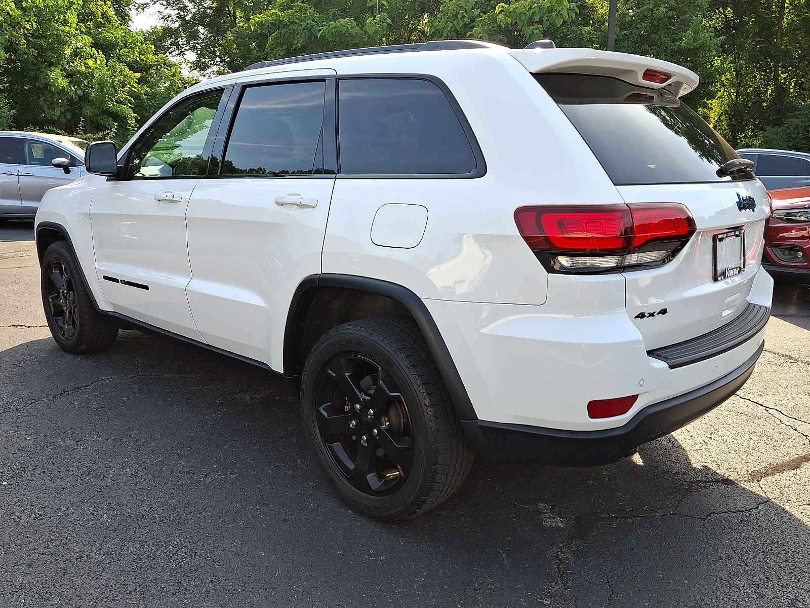 Certified 2019 Jeep Grand Cherokee Laredo AWD/4WD image 4