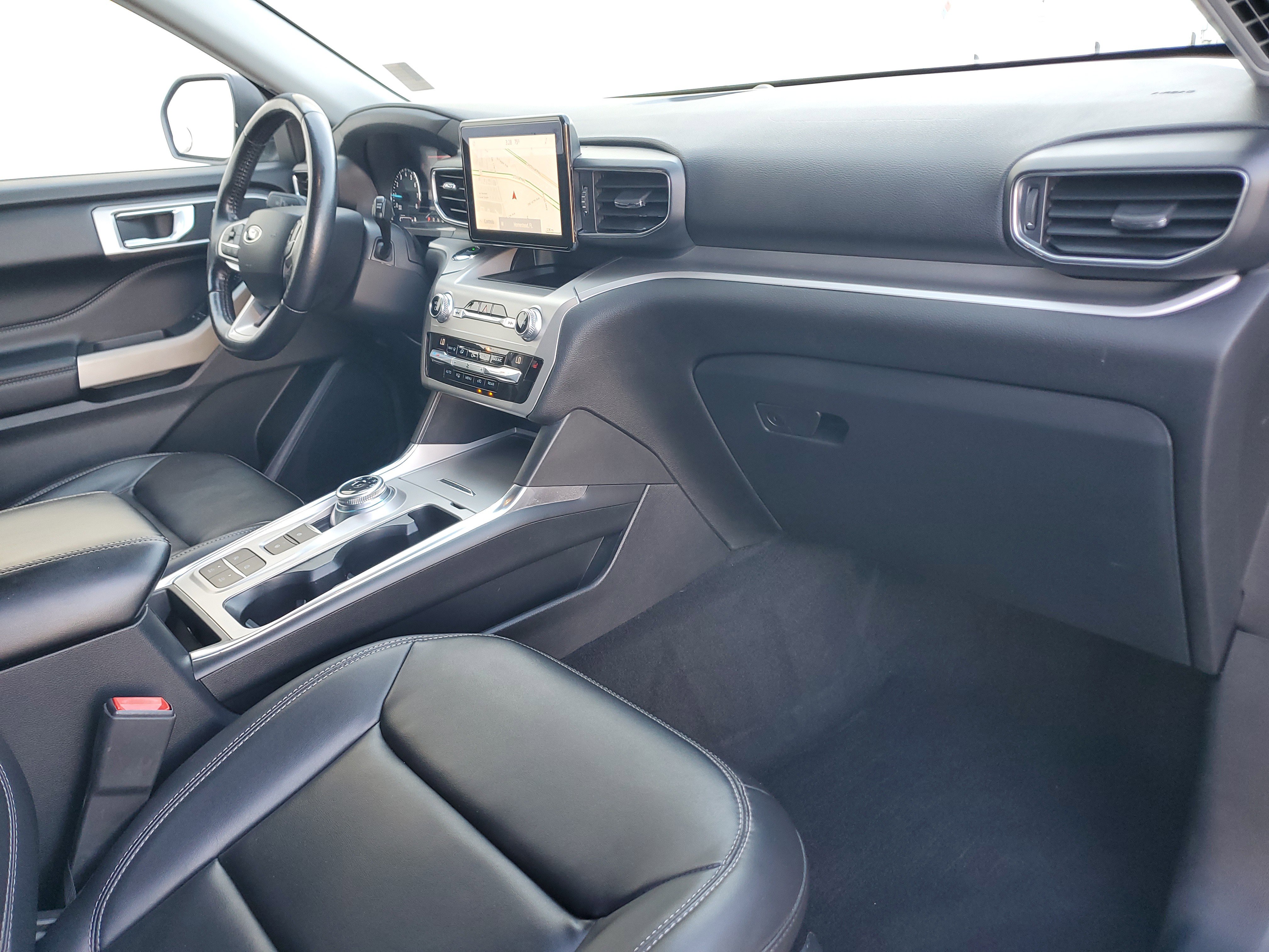 Used 2021 Ford Explorer XLT w/ Equipment Group 202A image 20