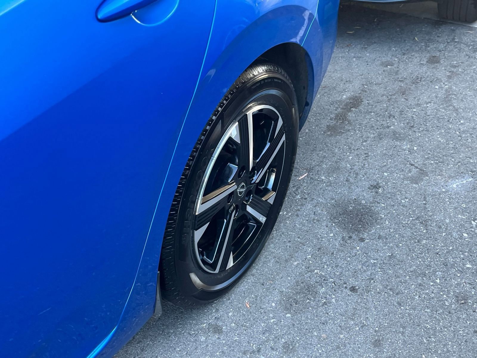 Used 2025 Nissan Sentra SV FWD image 30