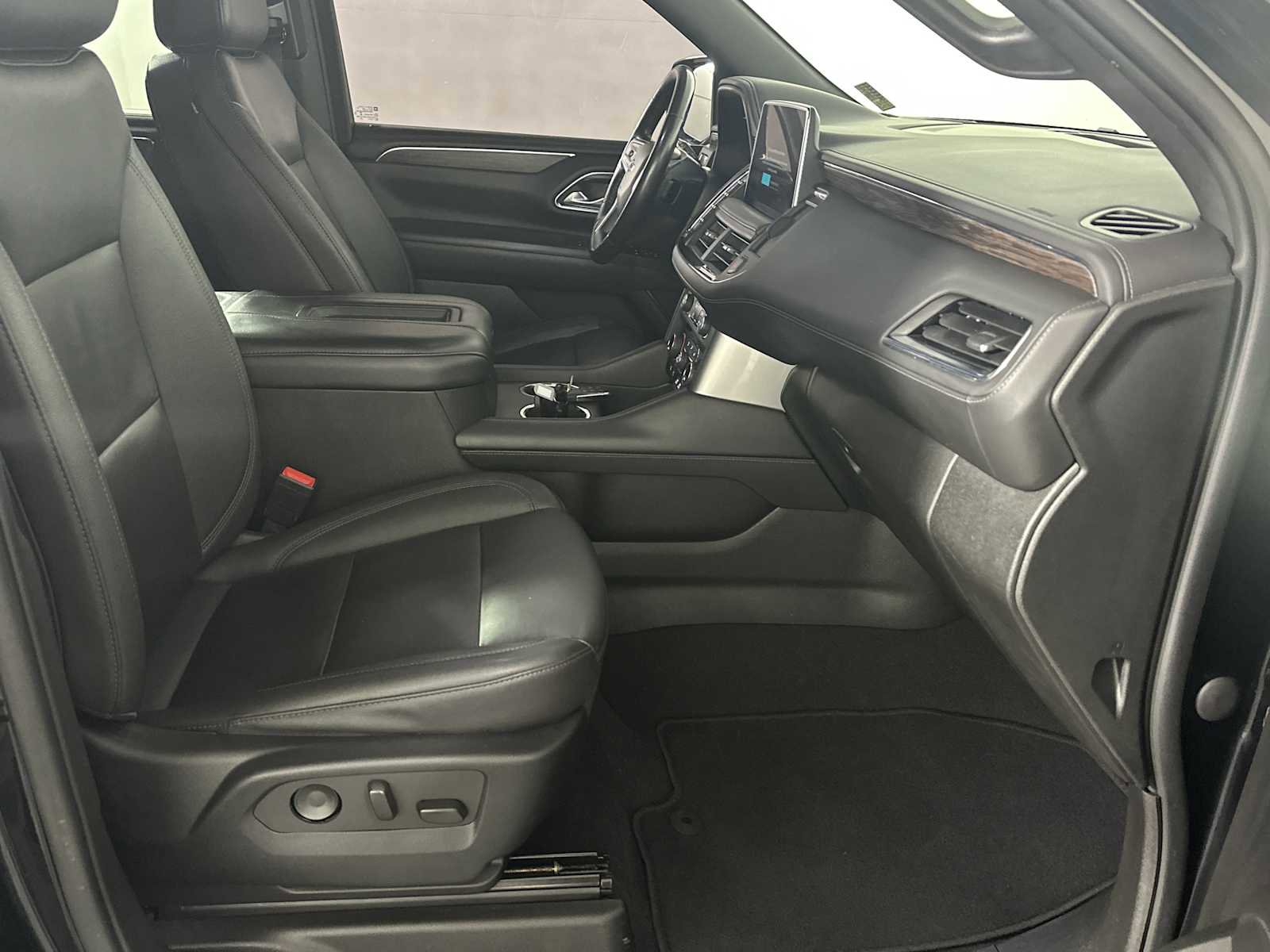 Used 2023 Chevrolet Tahoe Z71 w/ Luxury Package image 15