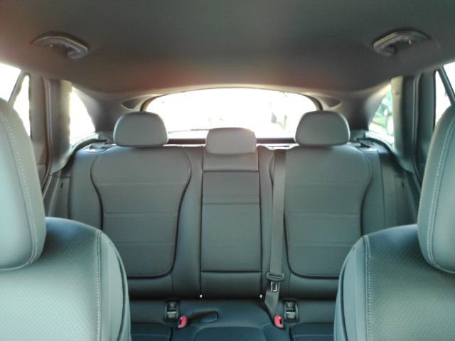 Used 2025 Mercedes-Benz GLC 300 image 34