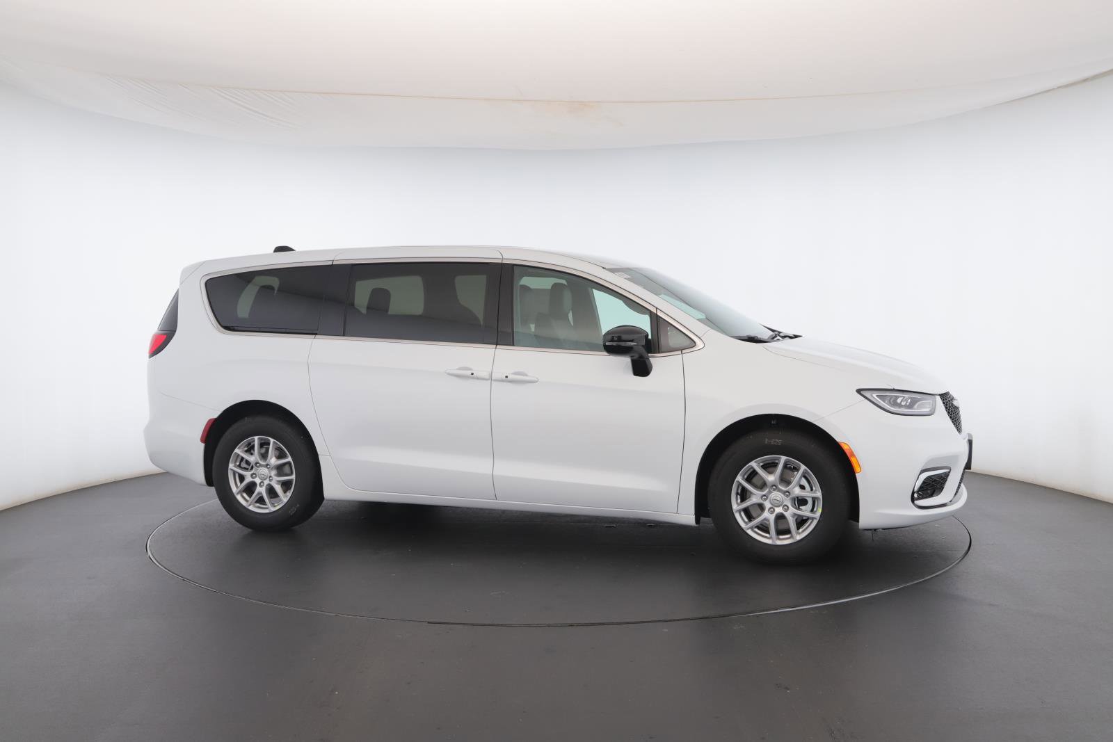 New 2026 Chrysler Pacifica Select image 32