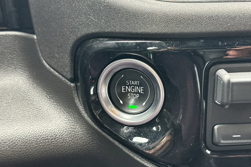 Used 2025 Chevrolet Silverado 1500 LT Trail Boss w/ LPO, Dark Essentials Package image 23