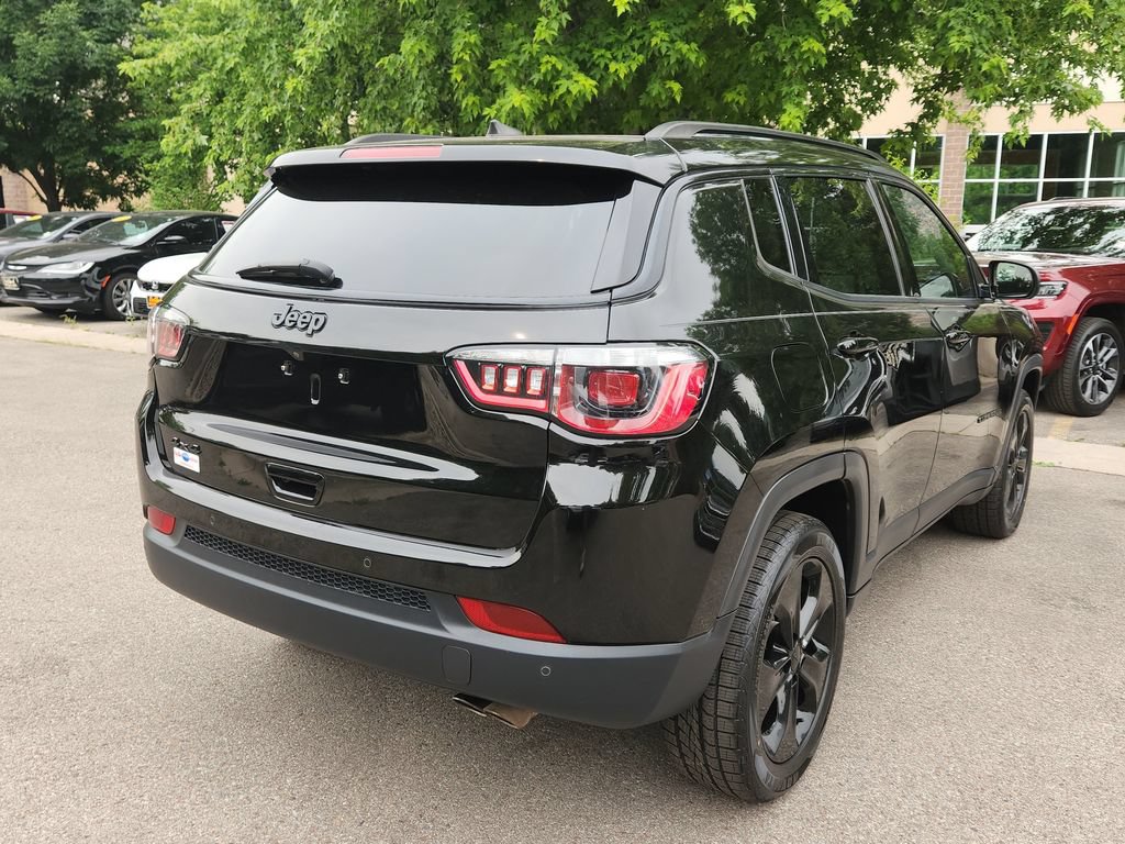Used 2019 Jeep Compass Latitude AWD/4WD image 3