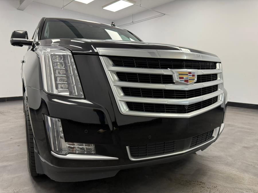 Used 2015 Cadillac Escalade Premium image 16