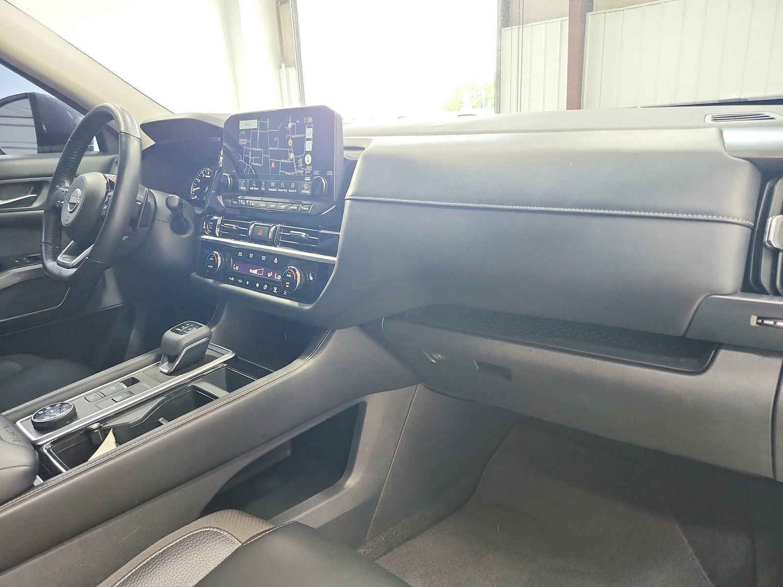 Used 2022 Nissan Pathfinder SL w/ Lighting Package (N92) image 38