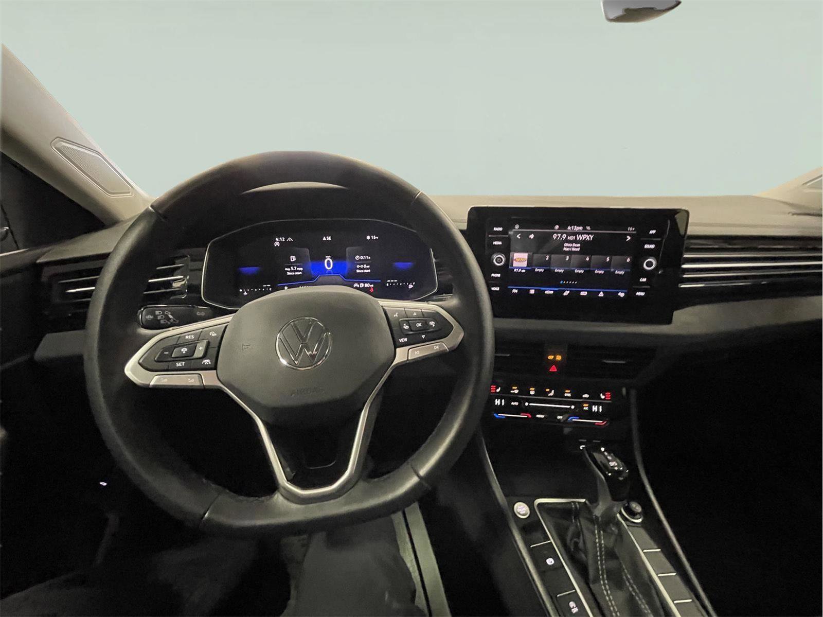 Used 2025 Volkswagen Jetta SE image 24