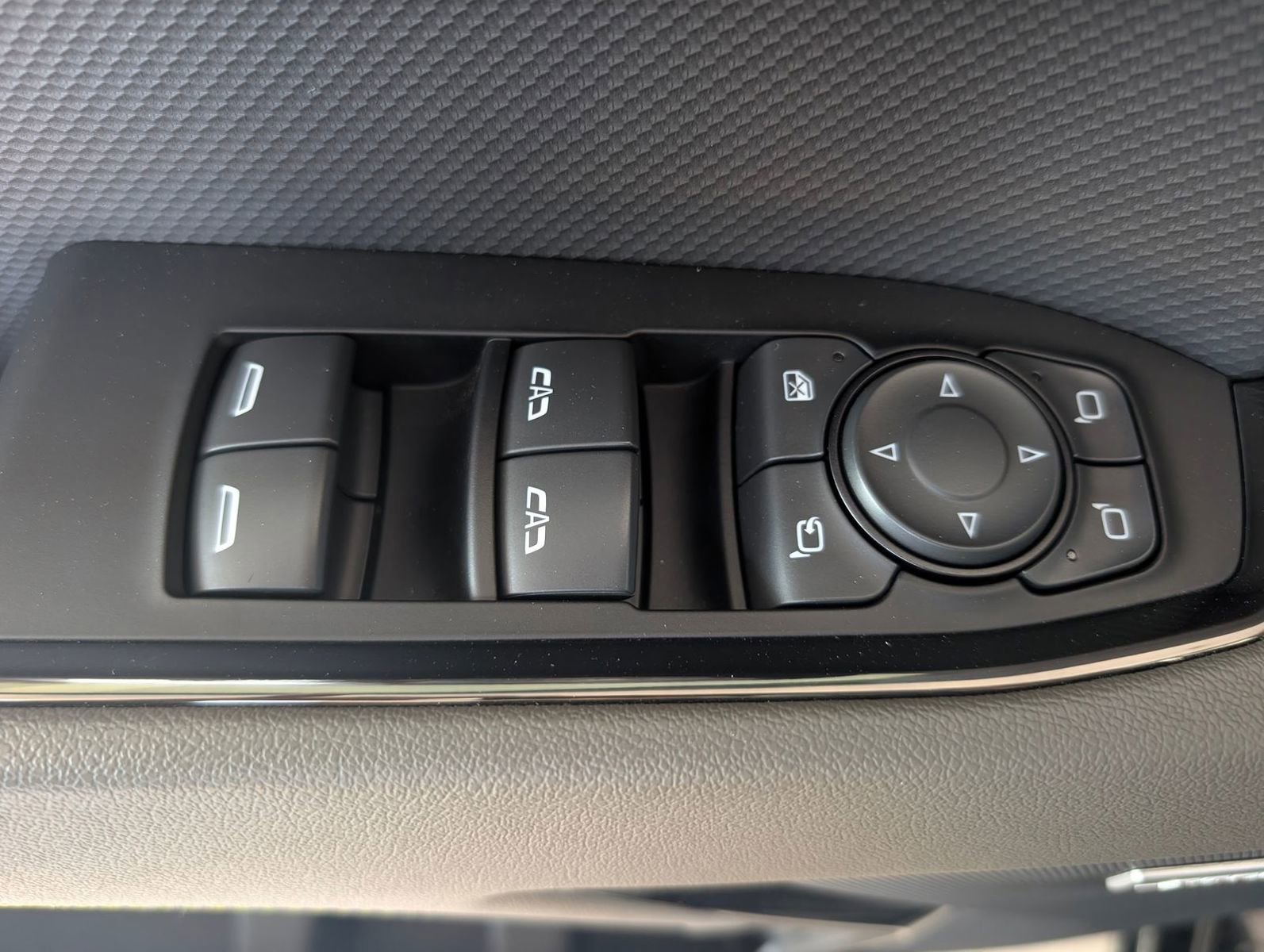 Used 2023 Chevrolet Silverado 1500 ZR2 w/ Technology Package image 9