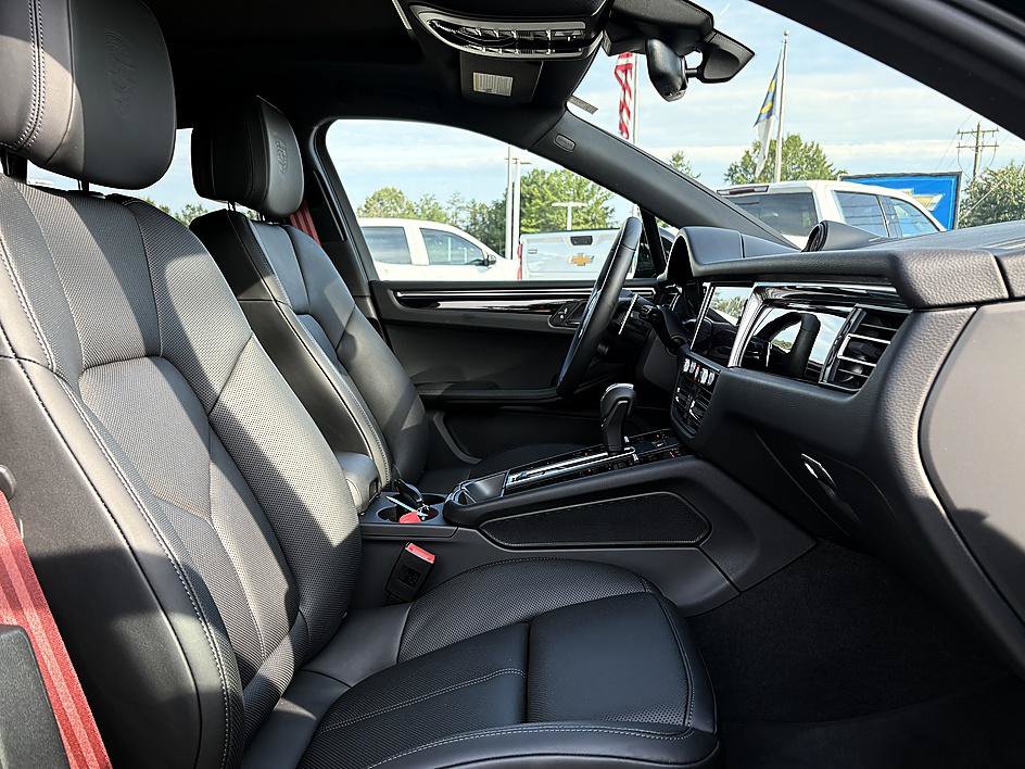 Used 2026 Porsche Macan S AWD/4WD image 13