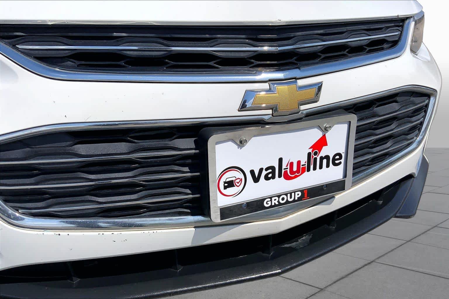 Used 2017 Chevrolet Malibu LT w/ Leather Package FWD image 29