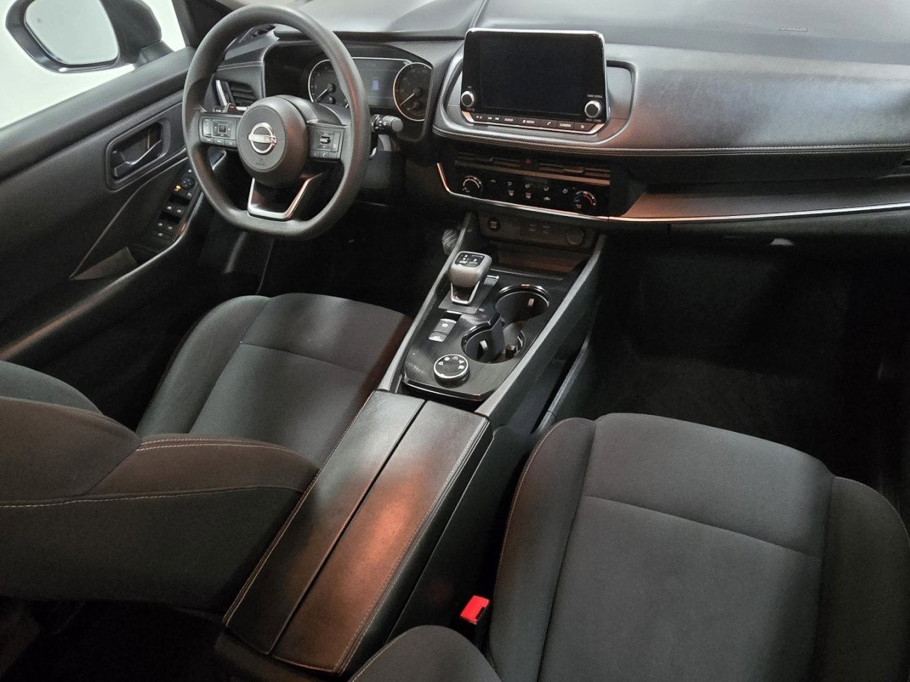 Used 2024 Nissan Rogue S image 20