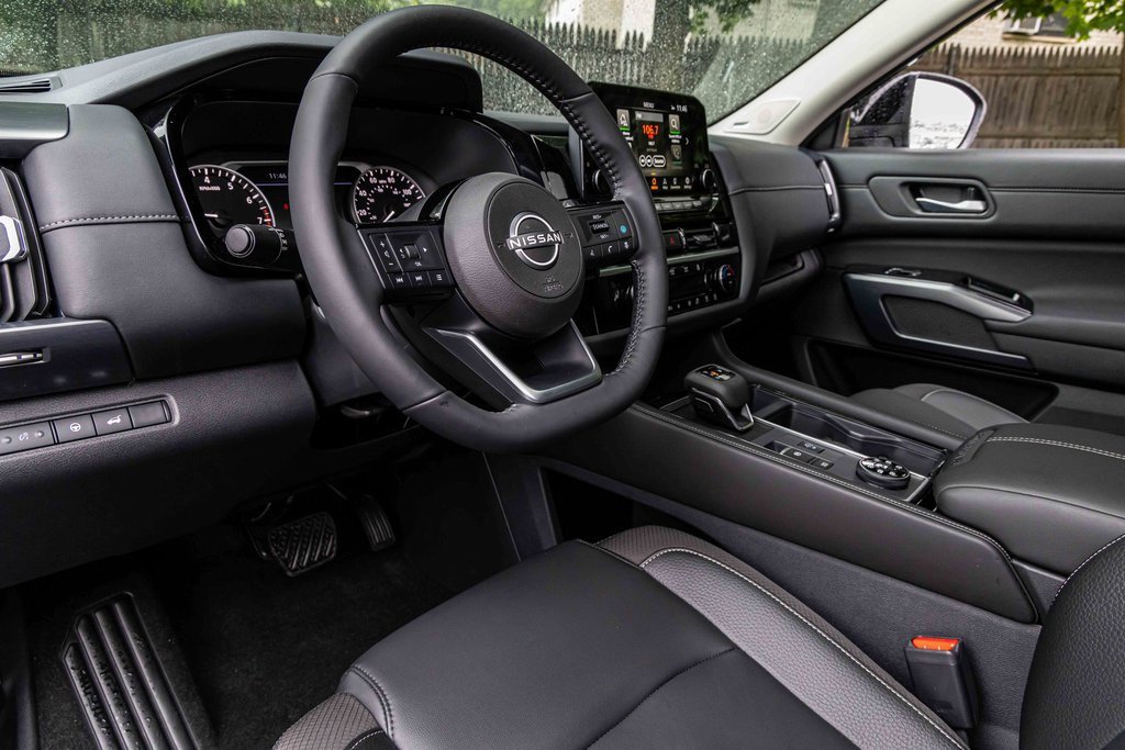 Certified 2025 Nissan Pathfinder SL w/ SL Premium Package image 7