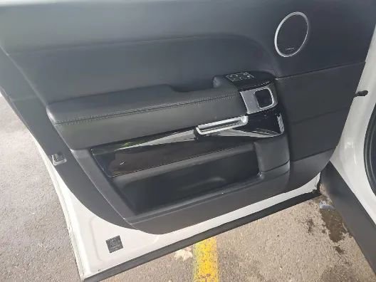 Used 2017 Land Rover Range Rover Supercharged image 11