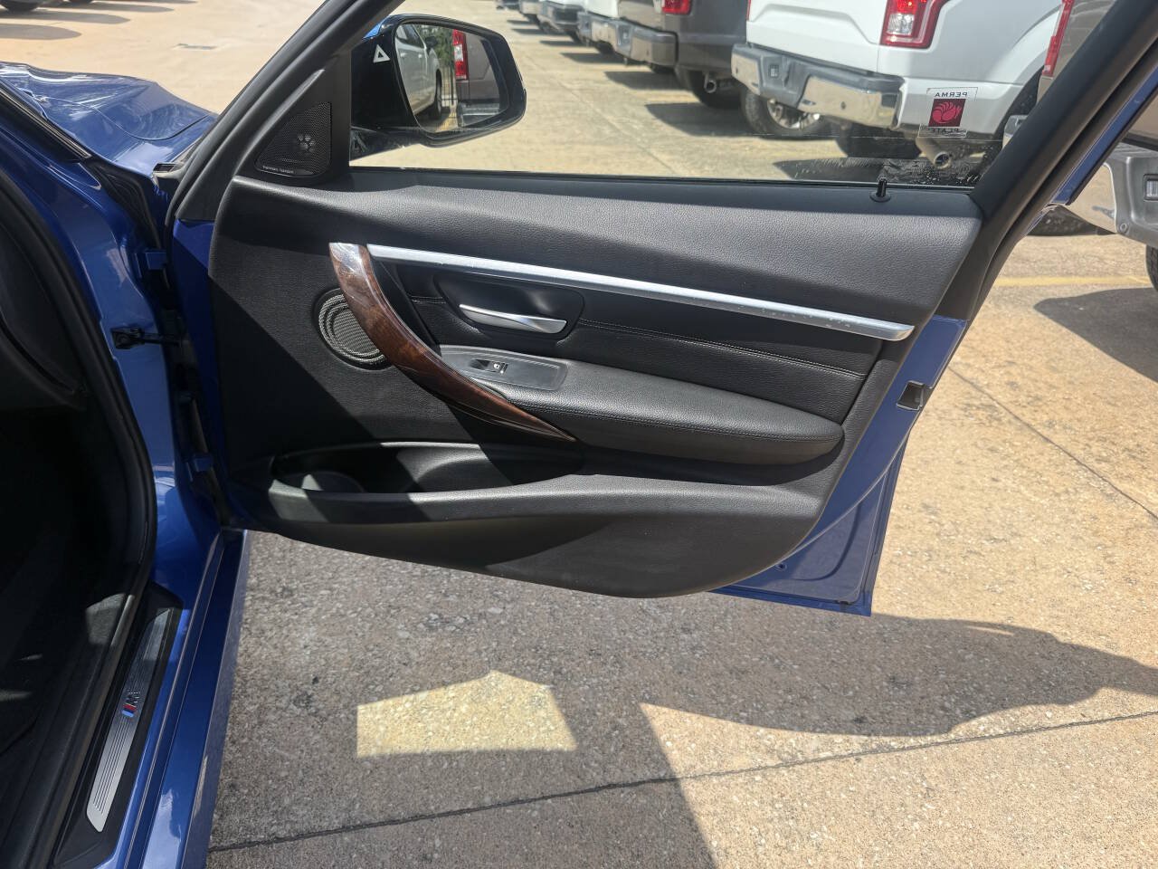 Used 2017 BMW 330e RWD image 11