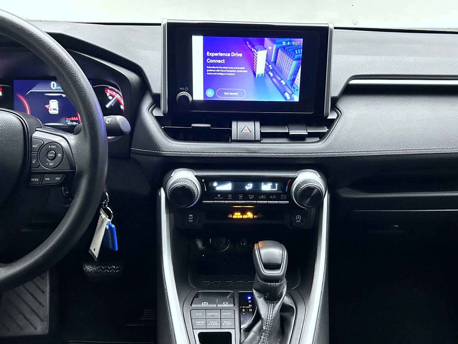 Used 2024 Toyota RAV4 LE image 13