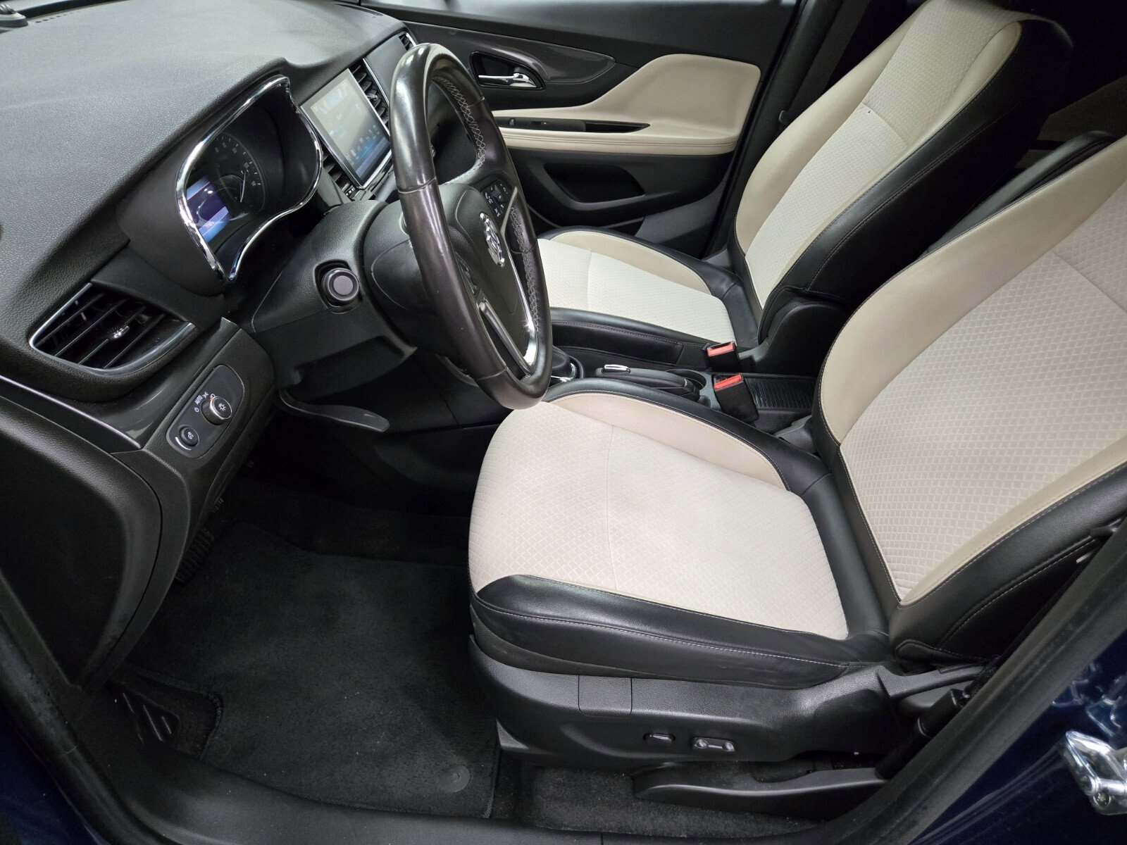 Used 2019 Buick Encore Preferred w/ Safety Package FWD image 7