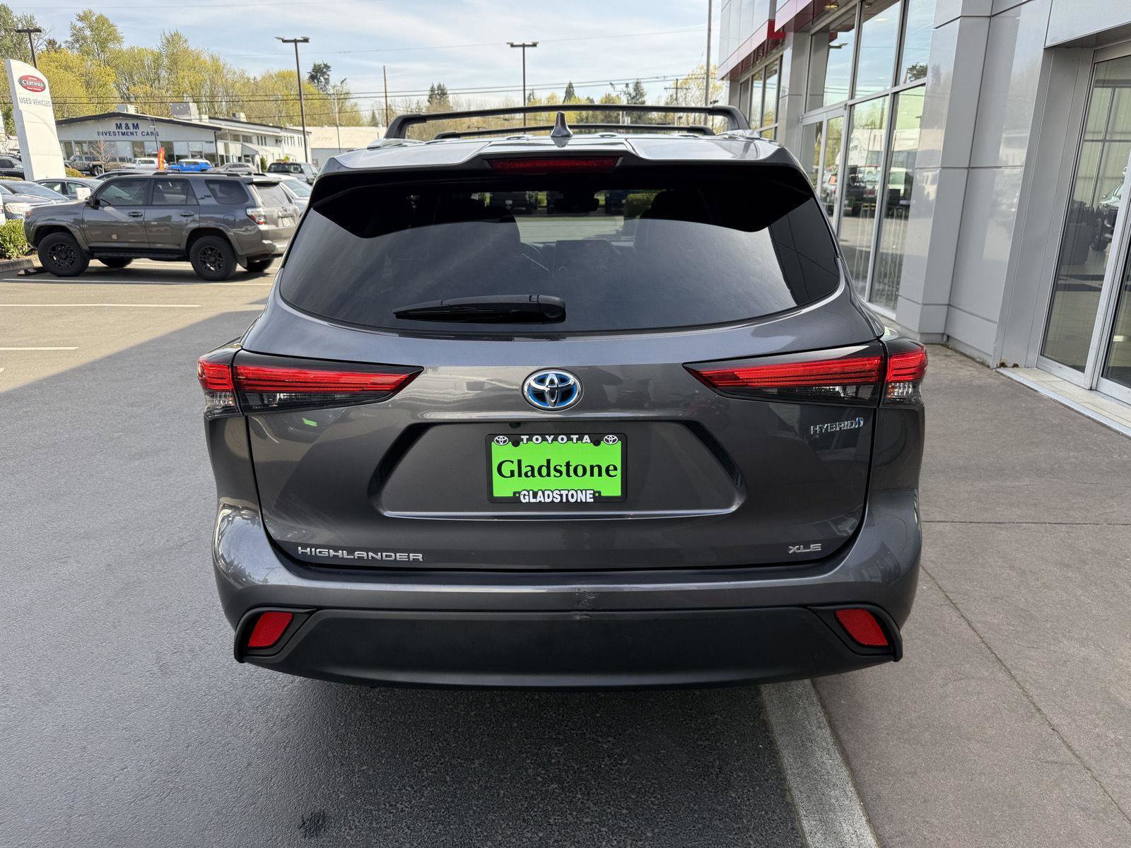 Used 2022 Toyota Highlander XLE AWD/4WD image 5